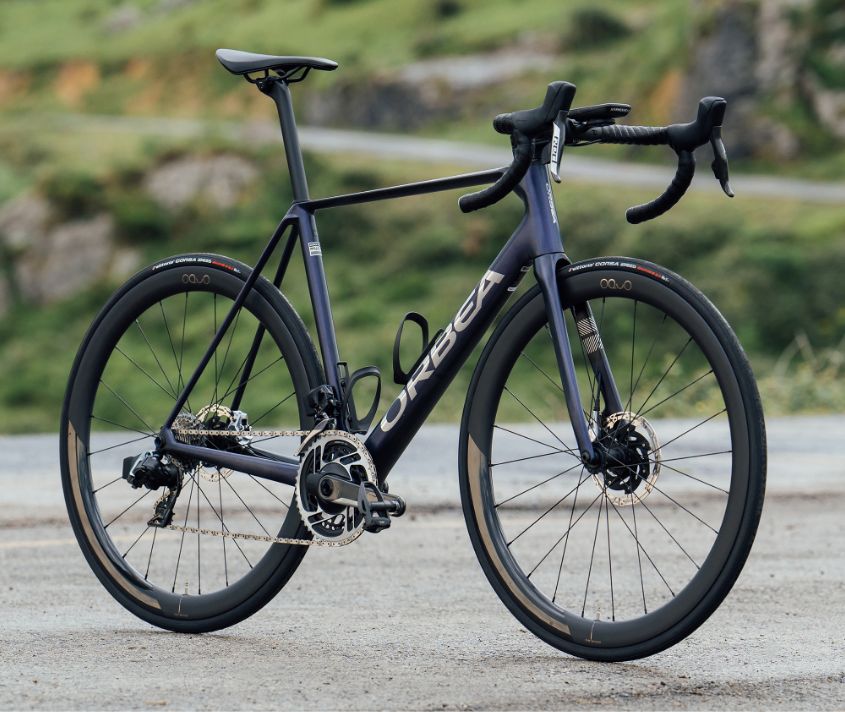 Kupp: Orbea ORCA M30iLTD toppmodell - Di2, karbonhjul, wattmåler. 2025