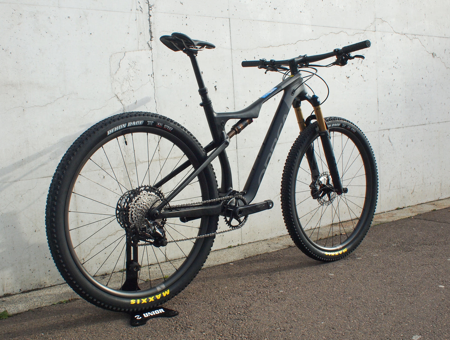 Orbea Oiz M-Pro TR, kun large og XL, custom sort. nesten 50% avslag!