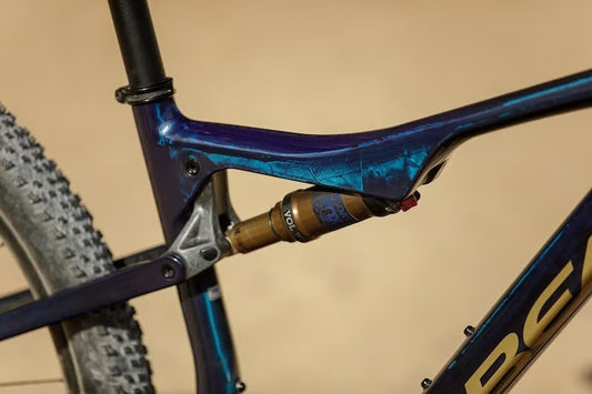 50% avslag! Orbea OIZ M-Pro TR (Carbon Blue/Gold), Str. Large. Karbonhjul!