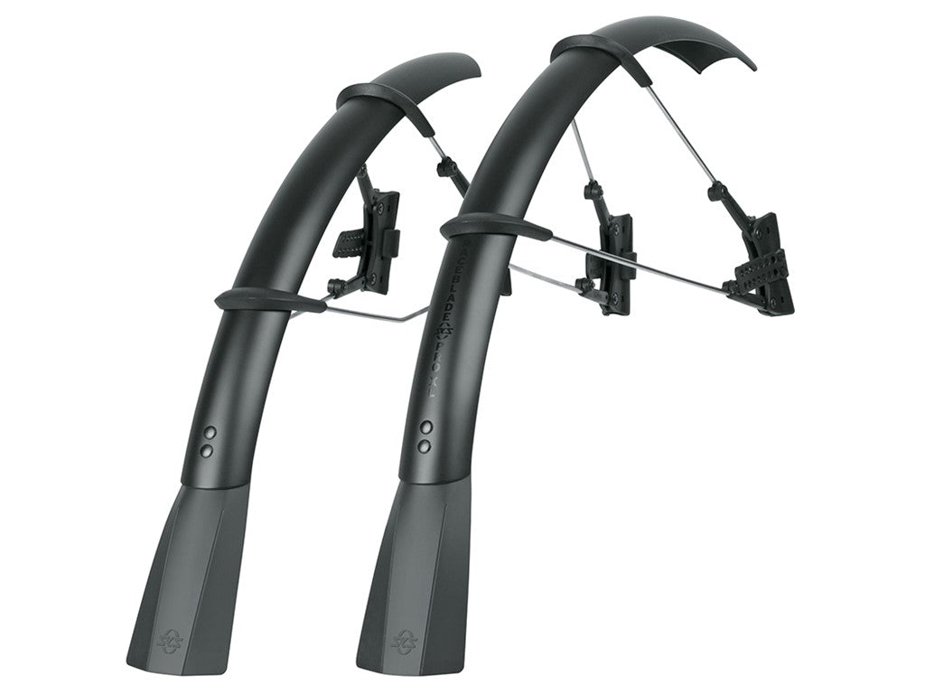 SKS Raceblade skjermer - lett å stroppe på.