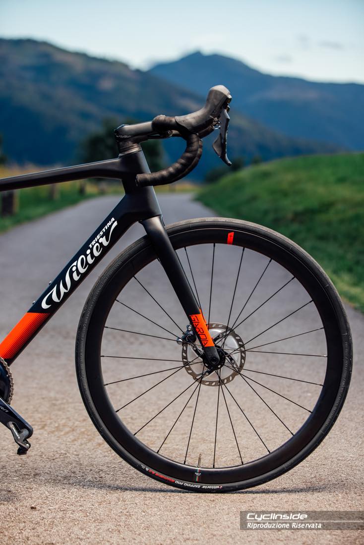 Wilier Garda 105 Di2 2024 (overligger kupp!)